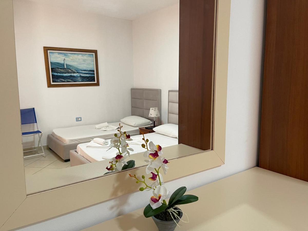 Hotel Veizi Himarë Exteriér fotografie